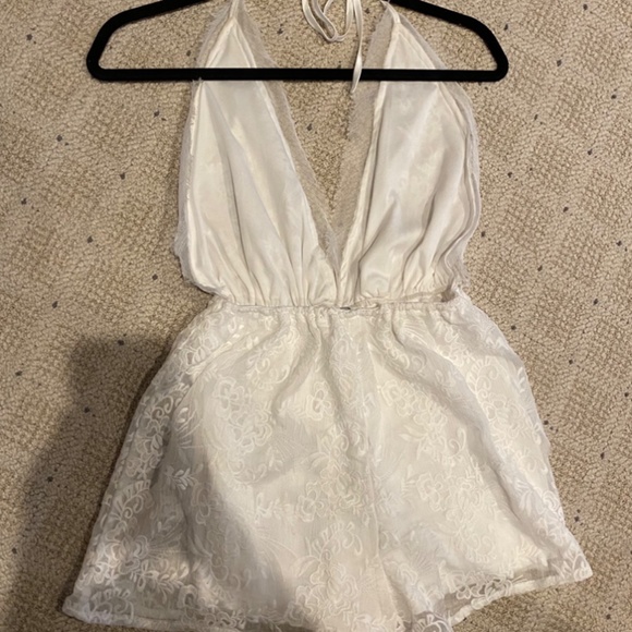 Kendall & Kylie White Lace Halter Romper - Picture 3 of 3